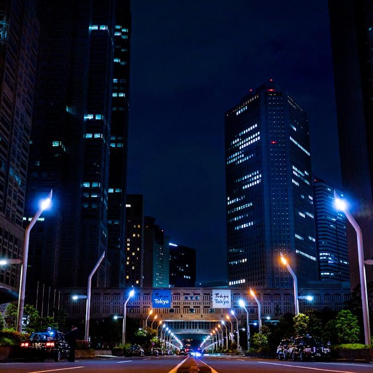 Parents evaluating schools in United Kingdom